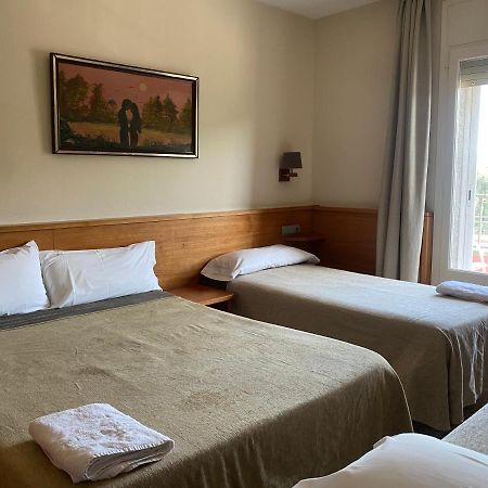 Hostal Galicia Cardedeu Exterior photo