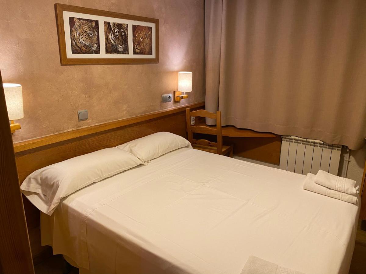 Hostal Galicia Cardedeu Exterior photo